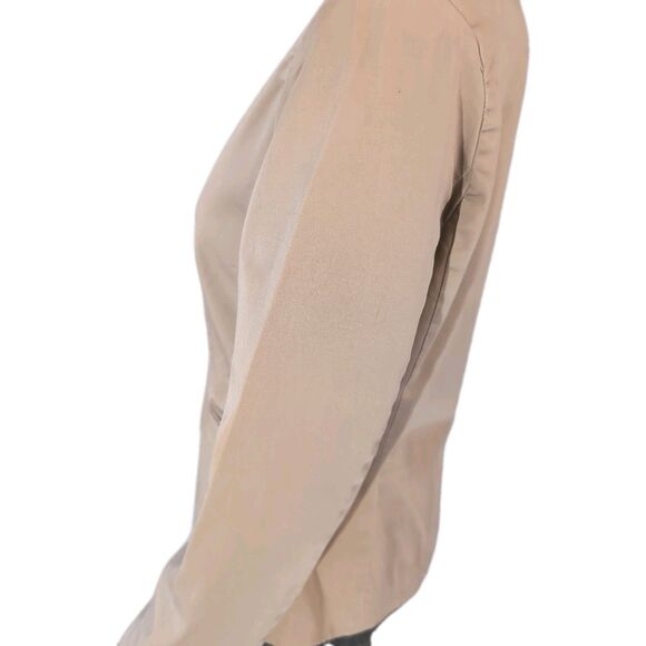 Low Maintenance Zara Women's Beige Blazer, Size 10 US, With Padded Shoulders - Picture 5 of 7